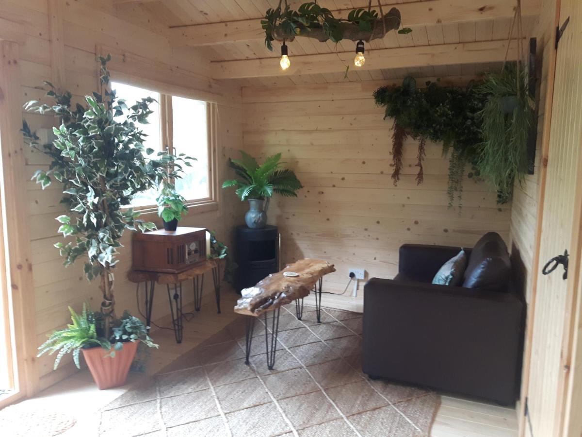 Cabin Set In A Beautiful Romantic Tropical Garden Sutton Coldfield Exteriér fotografie