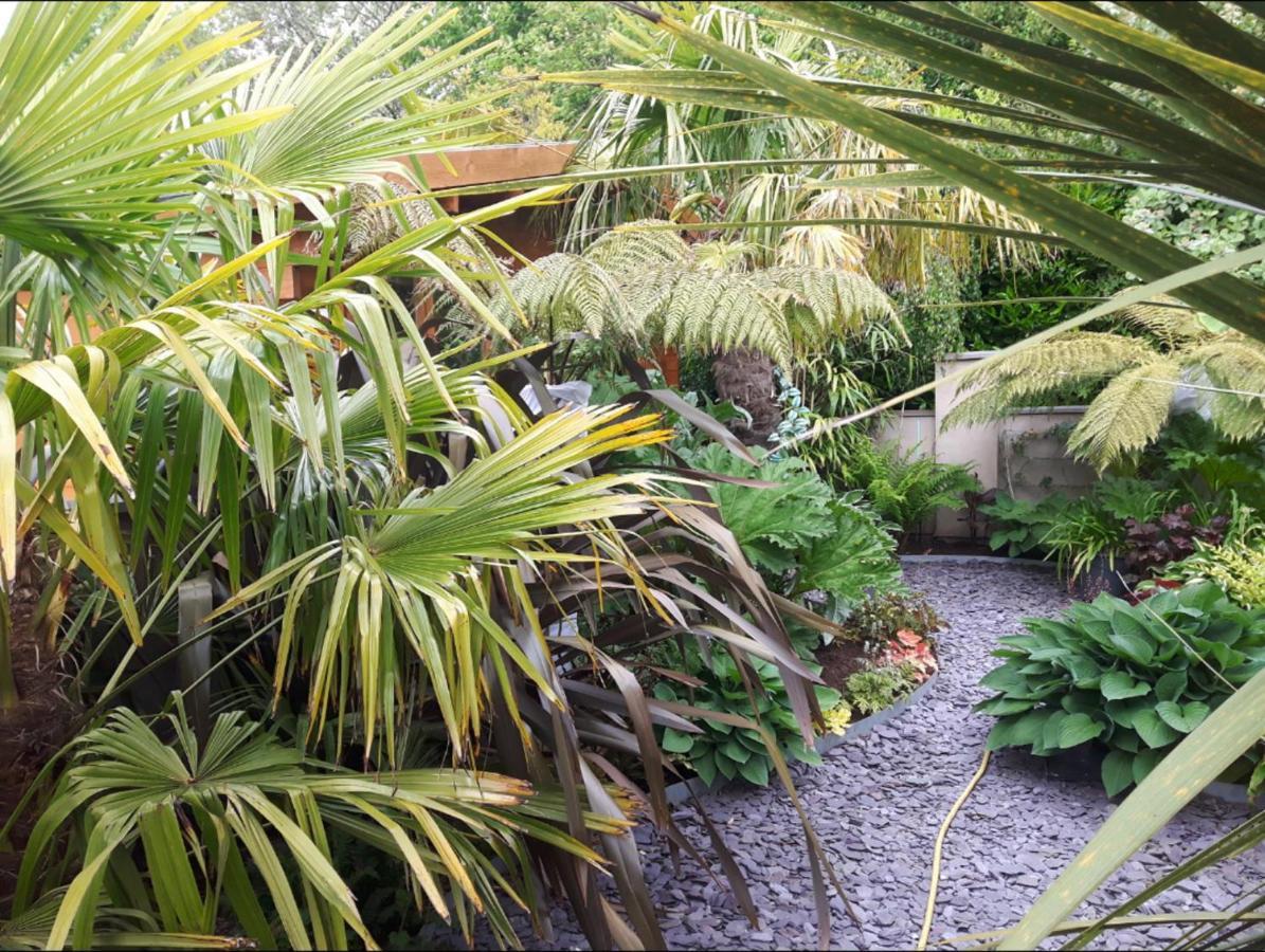 Cabin Set In A Beautiful Romantic Tropical Garden Sutton Coldfield Exteriér fotografie
